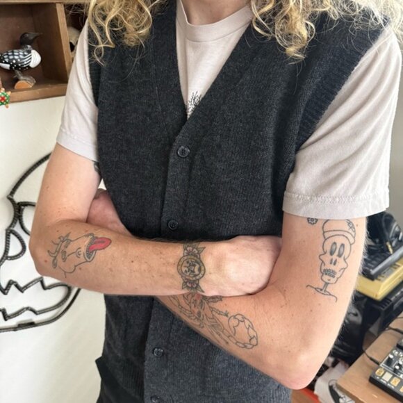 Vintage 90s 2000s Dark Gray Wool V Neck Knit Cardigan Sweater Vest ~ Size Small - Picture 3 of 7